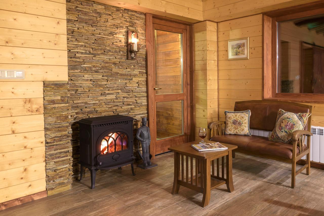 Pinus Villas Lodge With Private Jacuzzi & Phyto-Sauna Retreat Zheleznitsa Exterior photo